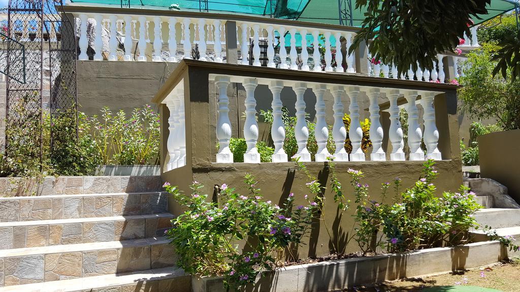 Hibiscus House Seychelles Self Catering Lägenhet Victoria Exteriör bild