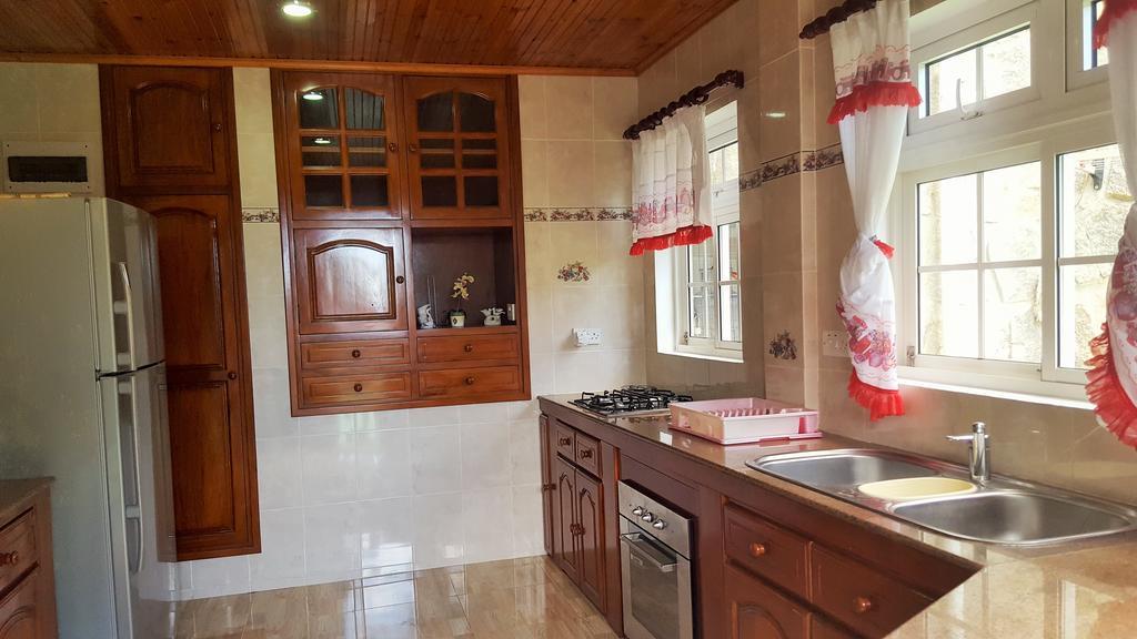 Hibiscus House Seychelles Self Catering Lägenhet Victoria Exteriör bild