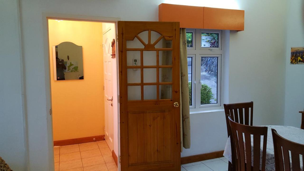 Hibiscus House Seychelles Self Catering Lägenhet Victoria Exteriör bild