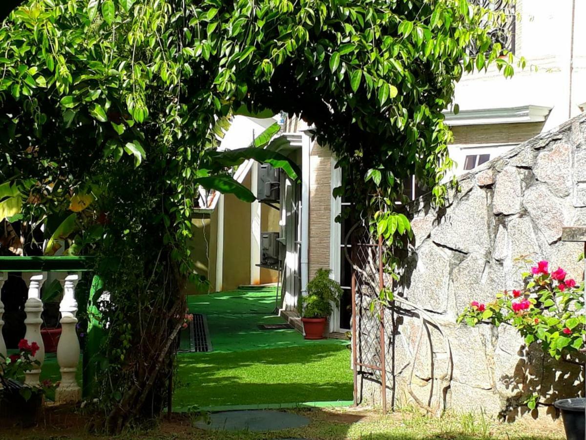 Hibiscus House Seychelles Self Catering Lägenhet Victoria Exteriör bild